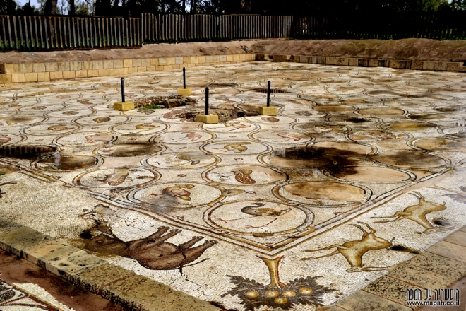 Roman Bird-Mosaic-in-Caesarea